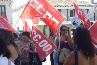 El Ayuntamiento de Pinto se compromete a pagar la deuda de las trabajadoras de ayuda a domicilio