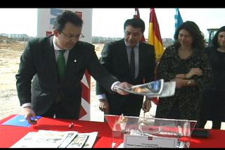 El presidente regional coloca la primera piedra del nuevo Instituto de Arroyo Culebro, en Legans