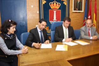 El Ayuntamiento de Humanes y AFES firman un convenio para promocionar el comercio local