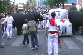 Desfile de peas, pregn y chupinazo para arrancar las fiestas de Fuenlabrada.