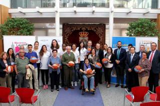 El equipo de baloncesto Grupo EM de Legans une deporte y fines sociales