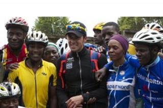 Contador corona el Kilimanjaro con sus compaeros del Tinkoff-Saxo