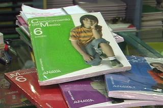 Cerca de 6.000 fuenlabreos reciben ayuda econmica municipal para los libros de texto.