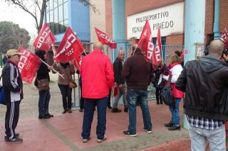 Concentraciones frente a los polideportivos de la Universidad Carlos III por el despido de dos trabajadoras externas