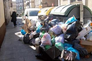 Normalidad en el servicio de basuras de Parla aunque los residuos no desaparecerán hasta mediados de abril