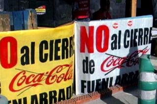 Los trabajadores de Coca Cola denuncian que han cobrado menos de la mitad de su sueldo en agosto
