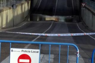 IU en Humanes critica las inundaciones que se producen en el puente de la calle Ferrocarril