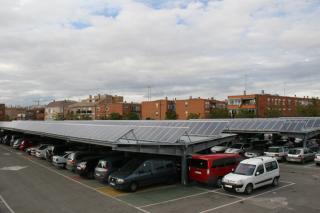 El Ayuntamiento de Parla ha instalado cerca de 700 paneles solares en varios puntos de la ciudad.