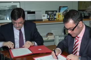 Ayuntamiento de Parla y Microbank firman un convenio para fomentar la implantacin de empresas.