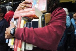 Parla recoge libros, junto con otras ciudades, que se destinarn a cincuenta bibliotecas de Bolivia.