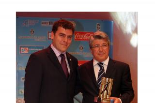 El presidente del Atltico de Madrid, Enrique Cerezo, premiado en la Gala del Deporte de Legans.