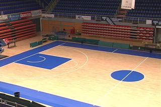 Baloncesto Fuenlabrada adapta la cancha del Fernando Martn a las nuevas medidas de la FIBA.