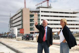 El alcalde de Getafe afirma que las primeras viviendas de Los Molinos podrn entregarse en el mes de marzo gracias al buen ritmo de las obras.
